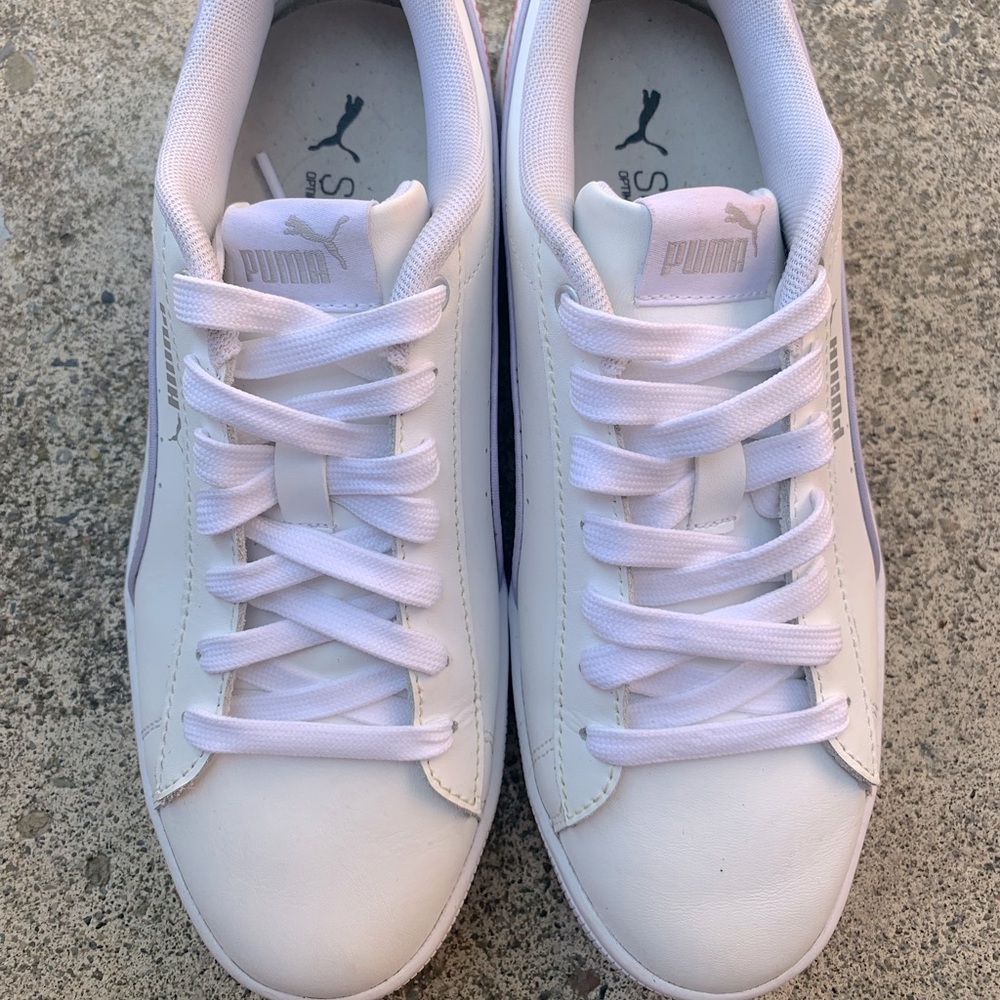 (SOLD) Puma Shoes - Picture 2 of 5